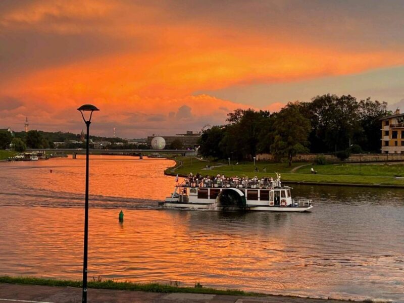 Krakow: 1-Hour Evening Vistula River Cruise - Key Points