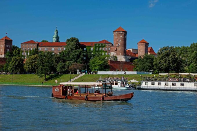 Krakow: 1-Hour Evening Vistula River Cruise - Availability and Reservations