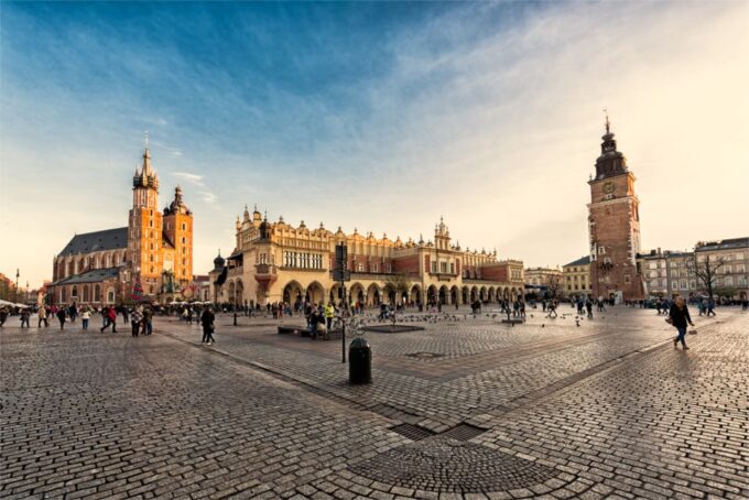 Krakow: 1 Hour Photo Shoot - Walking Tour of Picturesque Locations