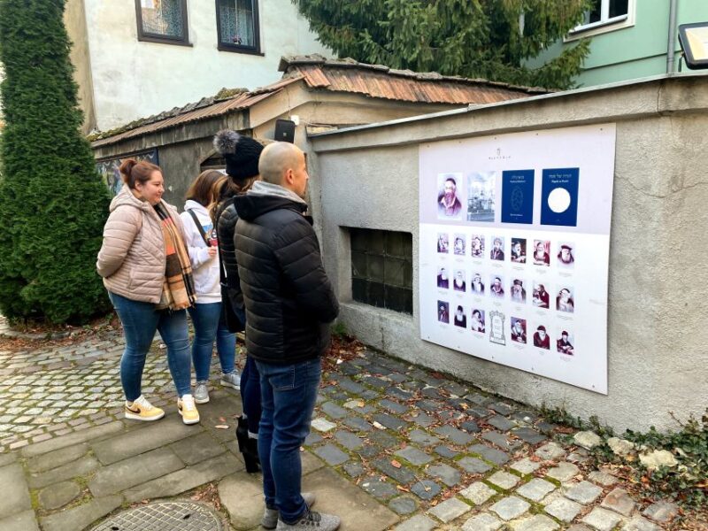 Krakow: 2h Kazimierz (Jewish Quarter) Walking Tour - Exploring Kazimierz