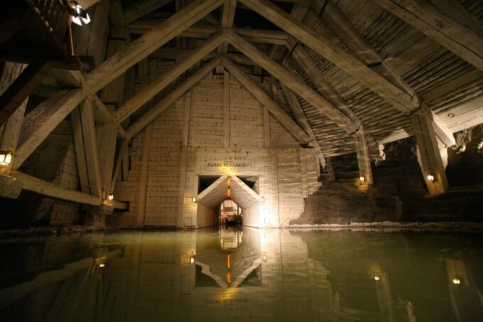Kraków: 3-Day Jewish Quarter, Wieliczka, and Auschwitz Tour - Tour Duration and Price