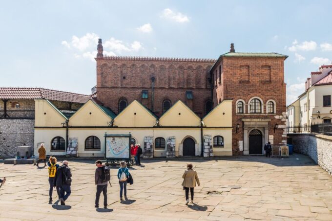 Kraków: 3-Day Wawel Castle, Wieliczka, and Auschwitz Tour - Auschwitz-Birkenau Memorial and Museum