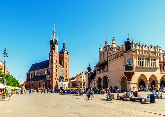 Krakow and Auschwitz Small-Group Tour From Lodz With Lunch - Pickup Location and Duration
