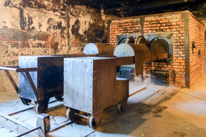 Krakow: Auschwitz-Birkenau Day Trip With Tour Leader - Honoring the Victims of the Holocaust