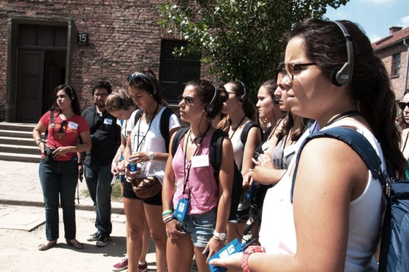 Krakow: Auschwitz-Birkenau Guided Tour Pickup/Lunch Options - Guided Tour Itinerary