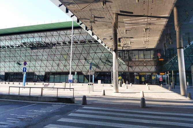 Kraków Balice Airport Transfer: Private One Way - Luggage Policy