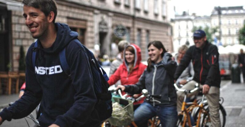 Krakow: Bike Tour of the Old Town, Kazimierz, and the Ghetto - Suitability and Experience