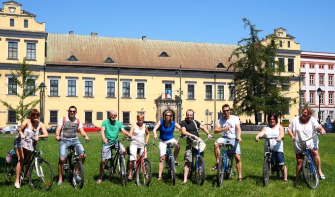 Krakow: Bike Tour of the Old Town, Kazimierz, and the Ghetto - Exploring Krakow by Bike