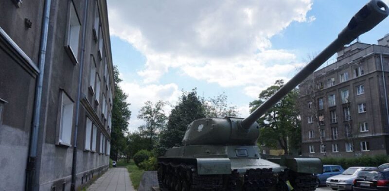 Krakow: Communism Bike Tour - Recreational Center Visit