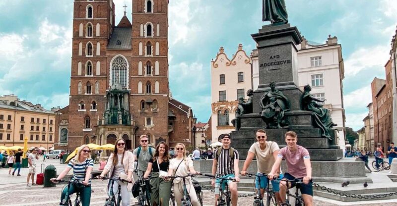Krakow: Complete Bike Tour With All the Highlights - Sightseeing at Rynek Główny