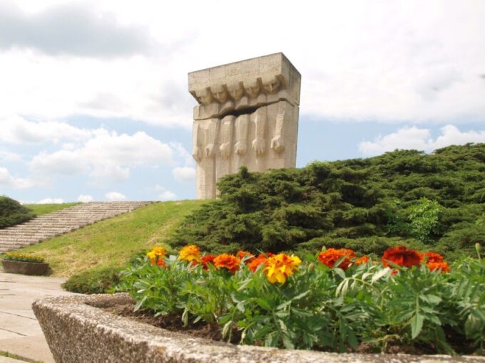 Krakow: Cruise and Tour of Former Concentration Camp Płaszów - Free Cancellation