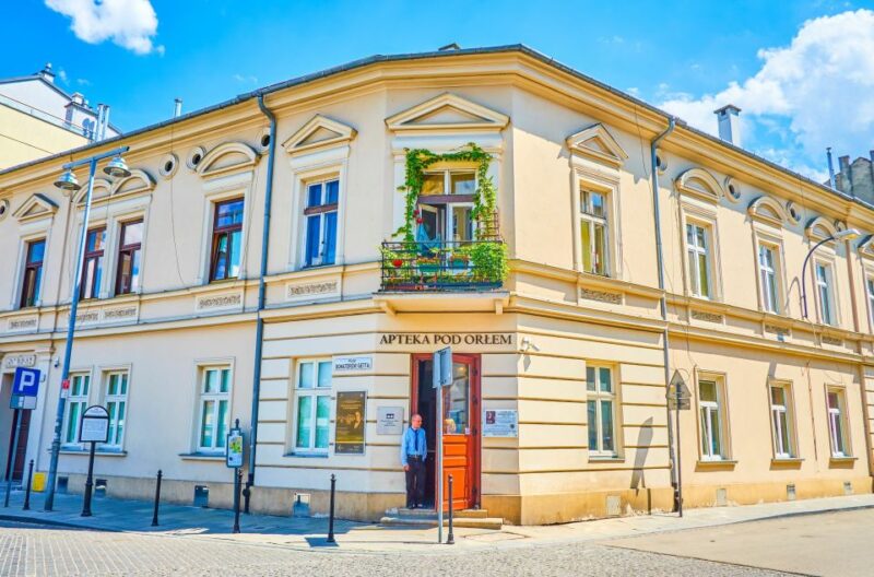 Krakow: Electric Car Sightseeing Tour - Meeting Point and Logistics