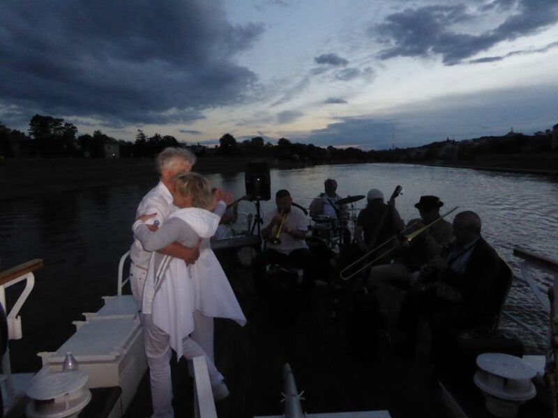Krakow: Evening Cruise With a Glass of Wine - Customer Reviews and Ratings
