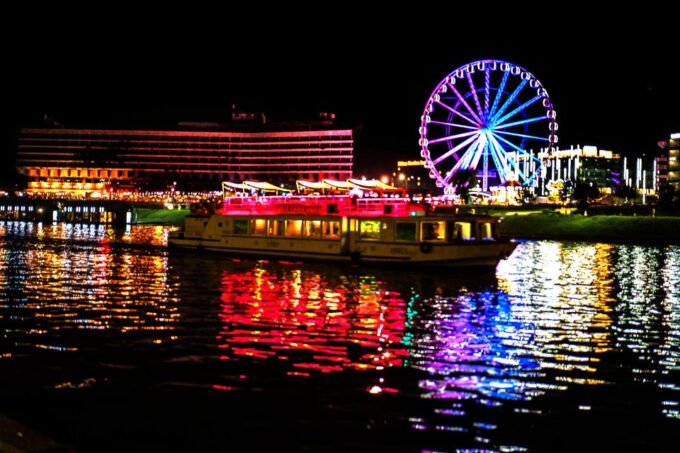Krakow: Evening Cruise With a Glass of Wine - Accessibility and Accommodations