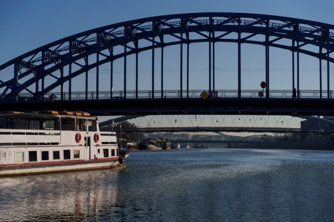 Krakow: Evening Sightseeing Cruise - Important Considerations