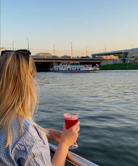 Krakow: Evening Sightseeing Cruise With Drink - Cancellation and Payment Policies