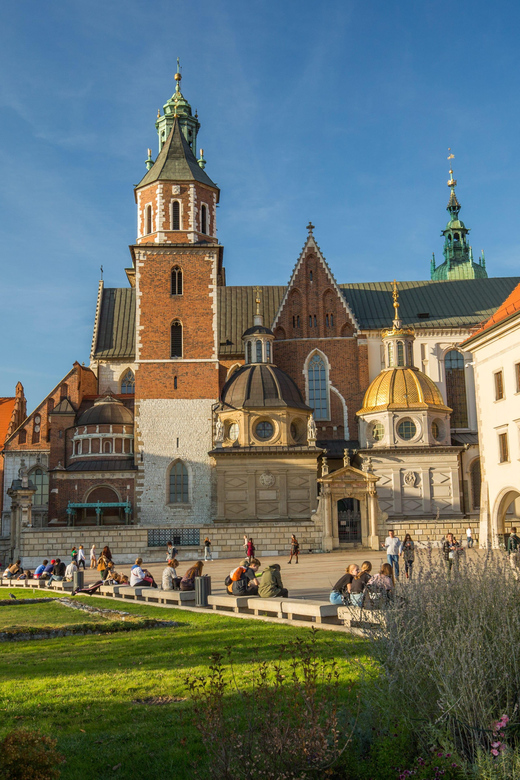 Krakow: Exploring the Wawel Cathedral on a Guided Tour - Key Points