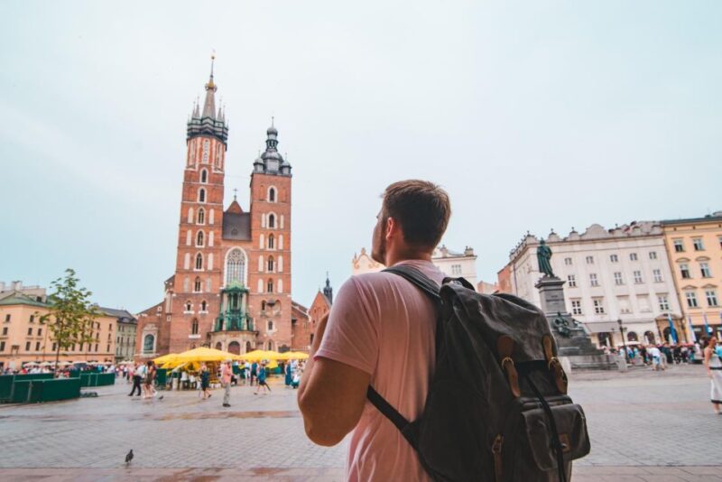 Krakow: Express Walk With a Local in 60 Minutes - Personalized Recommendations and Tips