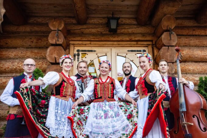 Krakow: Full Traditional Polish Dinner & Folk Show - Frequently Asked Questions