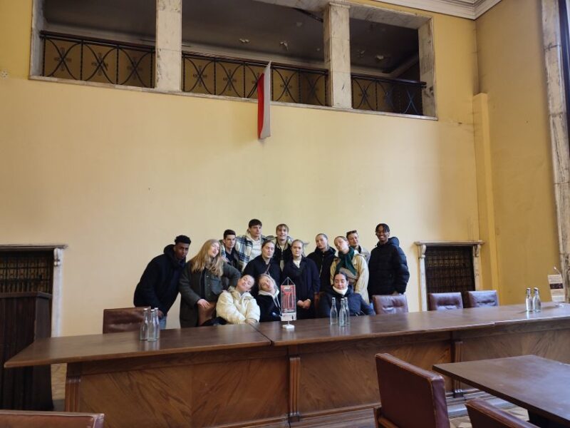Krakow: Guided Tour to Nowa Huta on Commie Retro Van - Customer Reviews