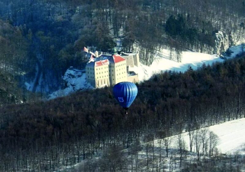 Kraków: Hot Air Balloon Flight With Champagne - Celebratory Champagne Experience