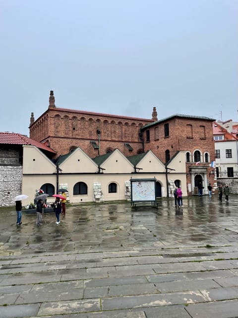 Kraków: Jewish Quarter and Ghetto Self-Guided Walking Tour - Tour Duration and Distance