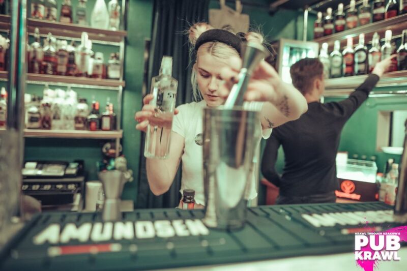 Krakow: Kazimierz Pub Crawl With 1-Hour of Unlimited Drinks - Key Points