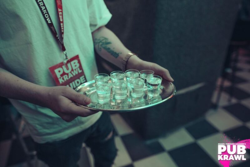Krakow: Kazimierz Pub Crawl With 1-Hour of Unlimited Drinks - Experience Highlights