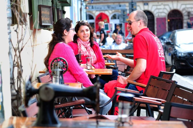 Krakow: Morning City Highlights Walking Tour With Breakfast - Key Points