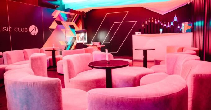 Krakow Nightclub: VIP Room Group Booking - English-Speaking Host Assistance