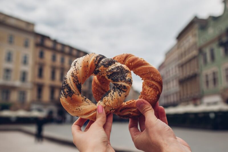 Krakow: Old Town Audio-Guided Walking Tour With Headset - Tour Content