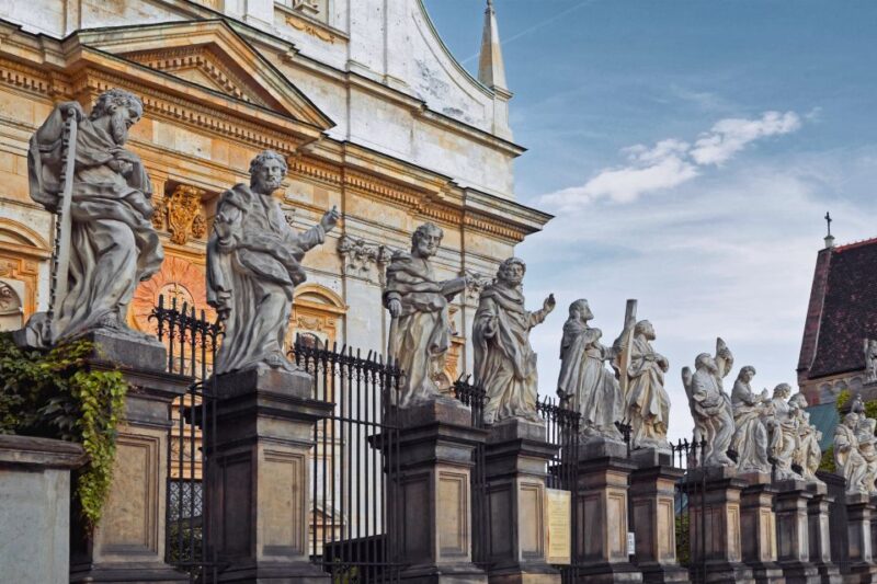 Krakow: Old Town Audioguided Walking Tour - Reviews and Ratings