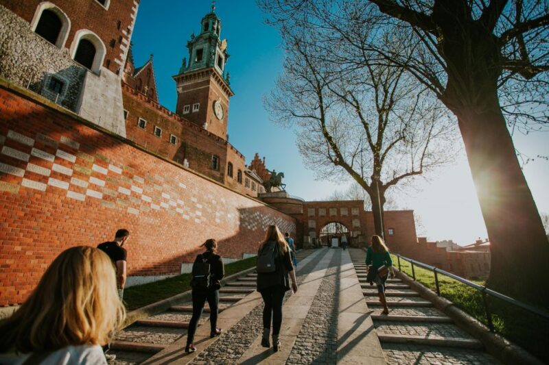 Krakow: Old Town, Castle, and Jewish Quarter Walking Tour - Tour Overview and Details