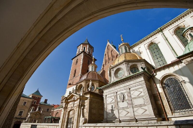 Krakow: Old Town Private Guided Walking Tour - Tour Description