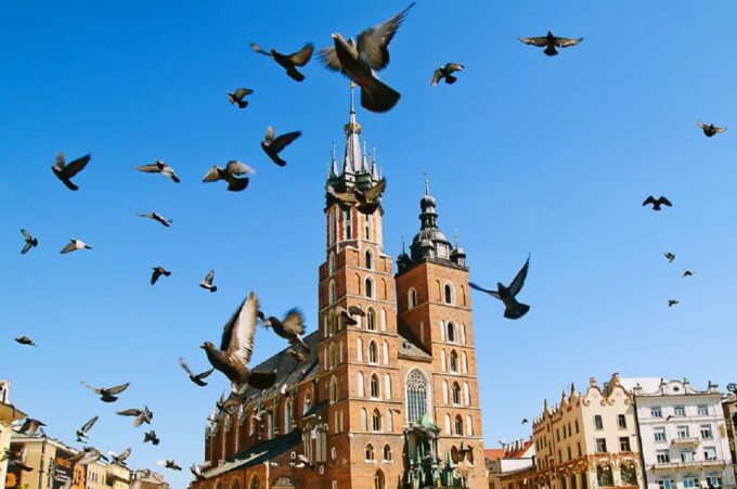 Krakow: Old Town Private Guided Walking Tour - Explore Medieval Krakow