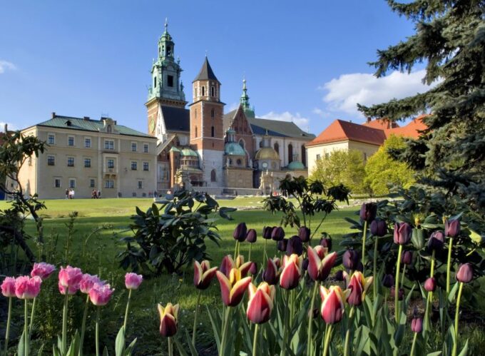 Krakow: Old Town Walking Tour With Visit to Wawel Castle - Frequently Asked Questions
