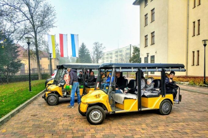 Krakow: Old Town, Wawel, and Wieliczka Salt Mine With Lunch - Explore Old Town by Golf Cart