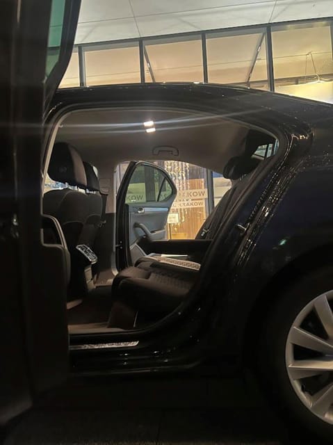 Krakow: Private 1-Way Transfer To/From Krakow Airport (Krk) - Key Points