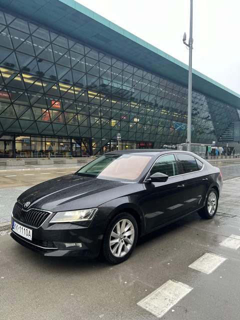 Krakow: Private 1-Way Transfer To/From Krakow Airport (Krk) - Driver and Vehicle Details