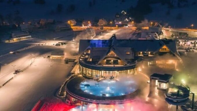 Krakow: Private Chocholowskie Thermal Baths Evening Ticket - Inclusions and What to Bring