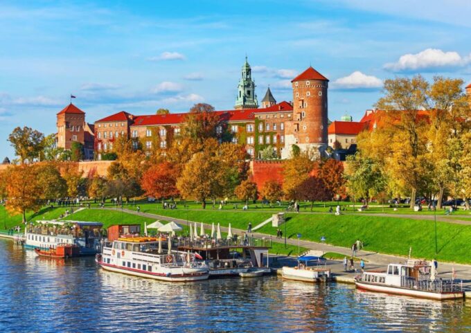 Krakow: Private Panoramic Tour by Golf Cart With Audio Guide - Explore Old Town and Kazimierz