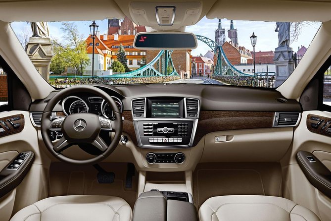 Krakow Private Transfer From Krakow City Centre to Krakow Airport - Accessibility and Child Safety