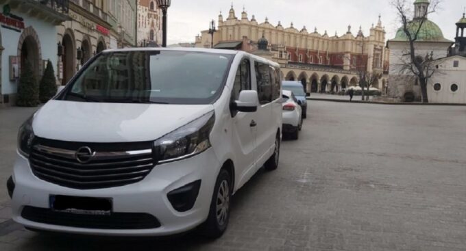 Krakow: Private Transfer to Vienna International Airport - Booking Process