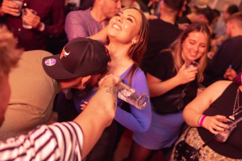 Krakow: Pub Crawl With 1 Hour of Unlimited Alcoholic Drinks - Participant Information