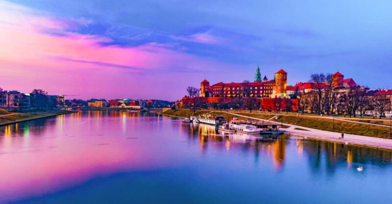 Krakow: Romantic Evening Vistula Cruise With a Glass of Wine - Cruise Details