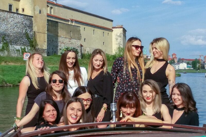 Krakow: Romantic Evening Vistula Cruise With a Glass of Wine - Positive Experiences