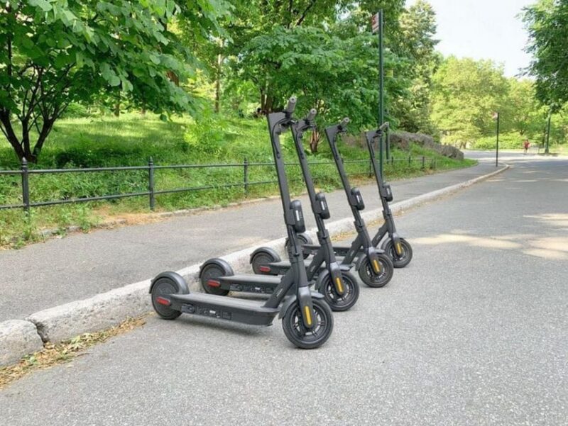 Krakow: Royal Route Scooter Tour 1 Hour - Key Points