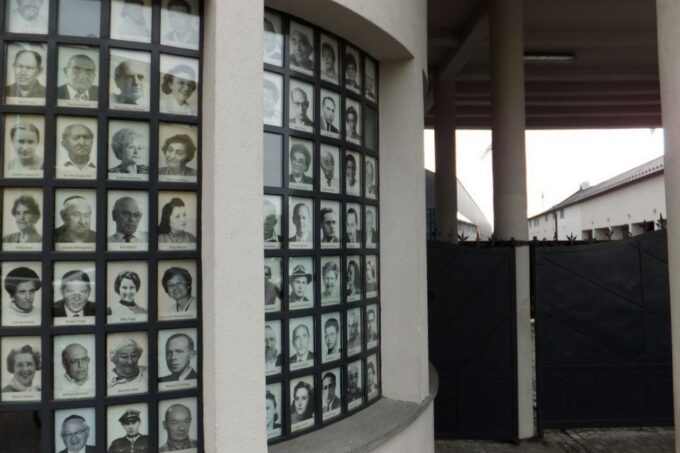 Krakow: Schindlers Factory Ghetto and Jewish Heritage Tour - Exploring Kazimierz Neighborhood