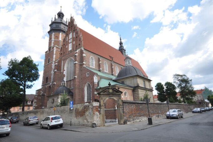 Krakow: Schindlers Factory Ghetto and Jewish Heritage Tour - Visiting Significant Historical Sites