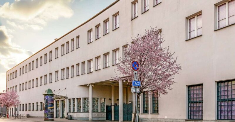 Krakow: Schindlers Factory Guided Tour - Accessibility and Age Restrictions